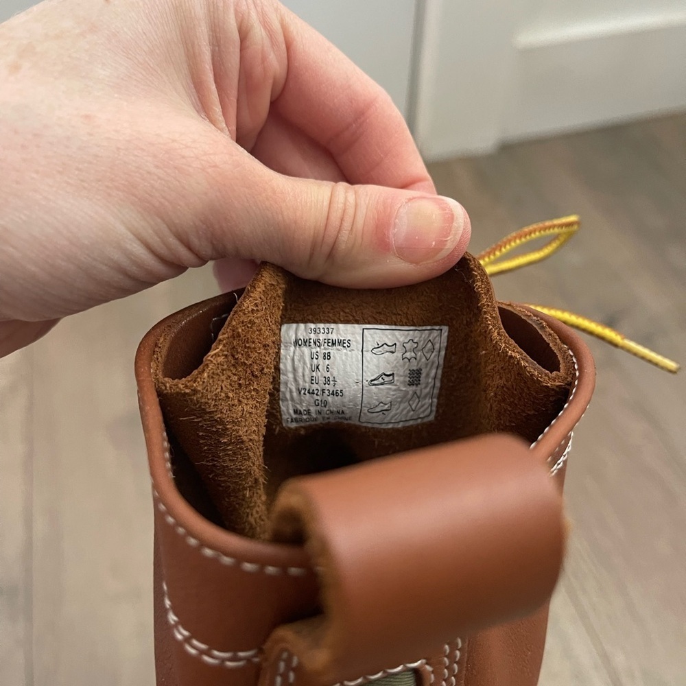 Women’s Lands End Leather and Rubbed Duck Boot - 8 - Picture 5 of 5
